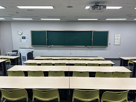 계단식 강의실(120석)[108㎡] 